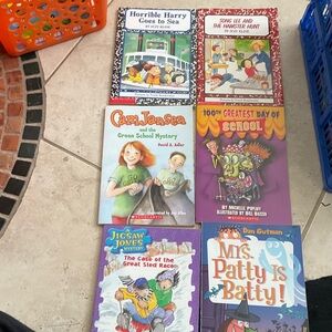 Scholastic Kids Book Set - classroom library favorites 7 books